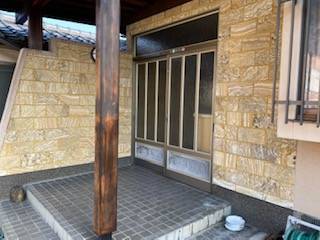 有明トーヨーの玄関～ぴかぴかの施工前の写真2
