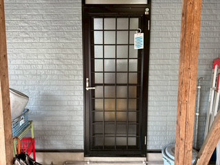 有明トーヨーの勝手口もきれいだよ～の施工前の写真1