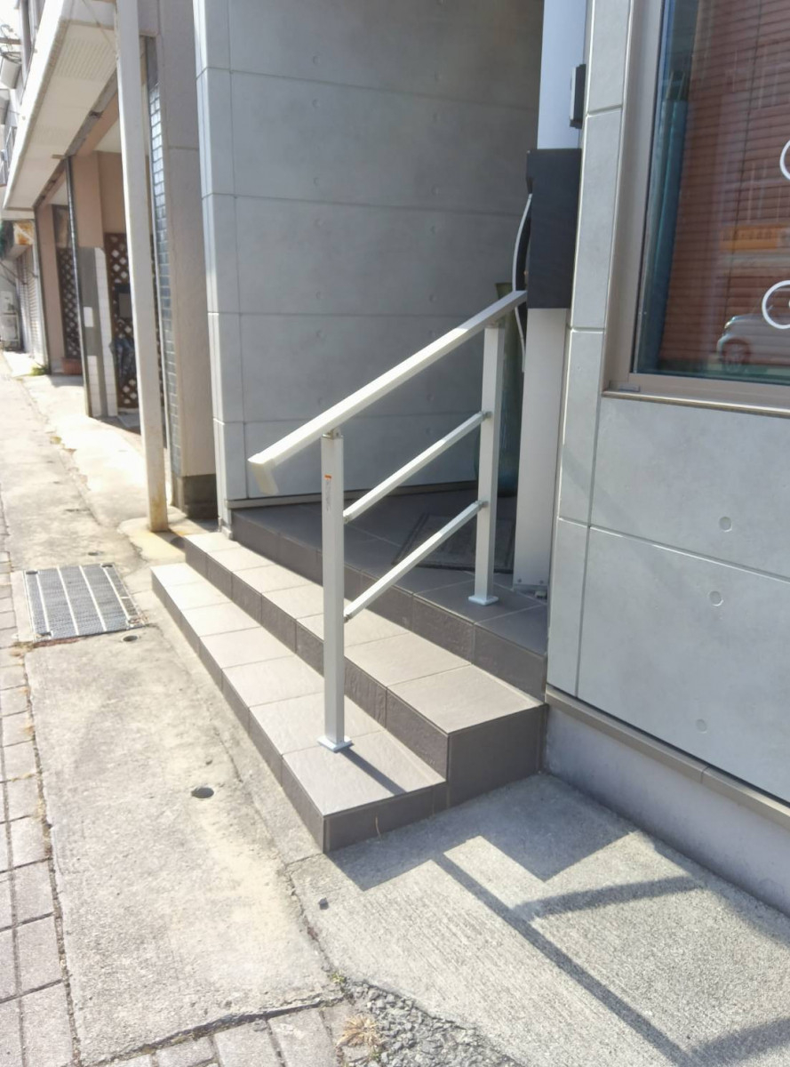 有明トーヨーの手すり助かる～の施工前の写真1